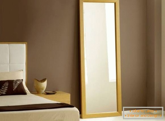 Фенг Шуи прави 2016 - огледало во внатрешноста на спалната соба