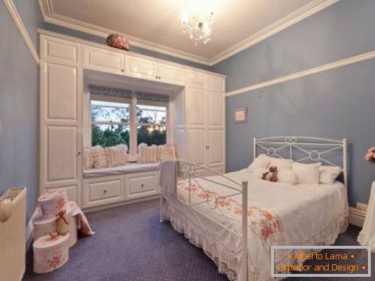 Мебел и декор за спалната соба во стилот на Прованса
