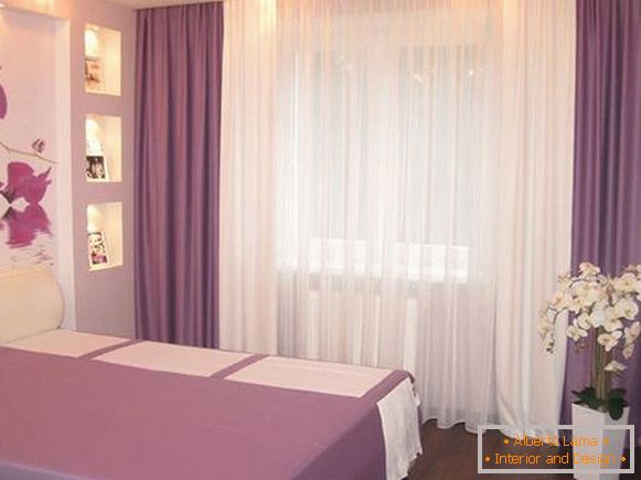 Спална соба во виолетови бои во модерен стил