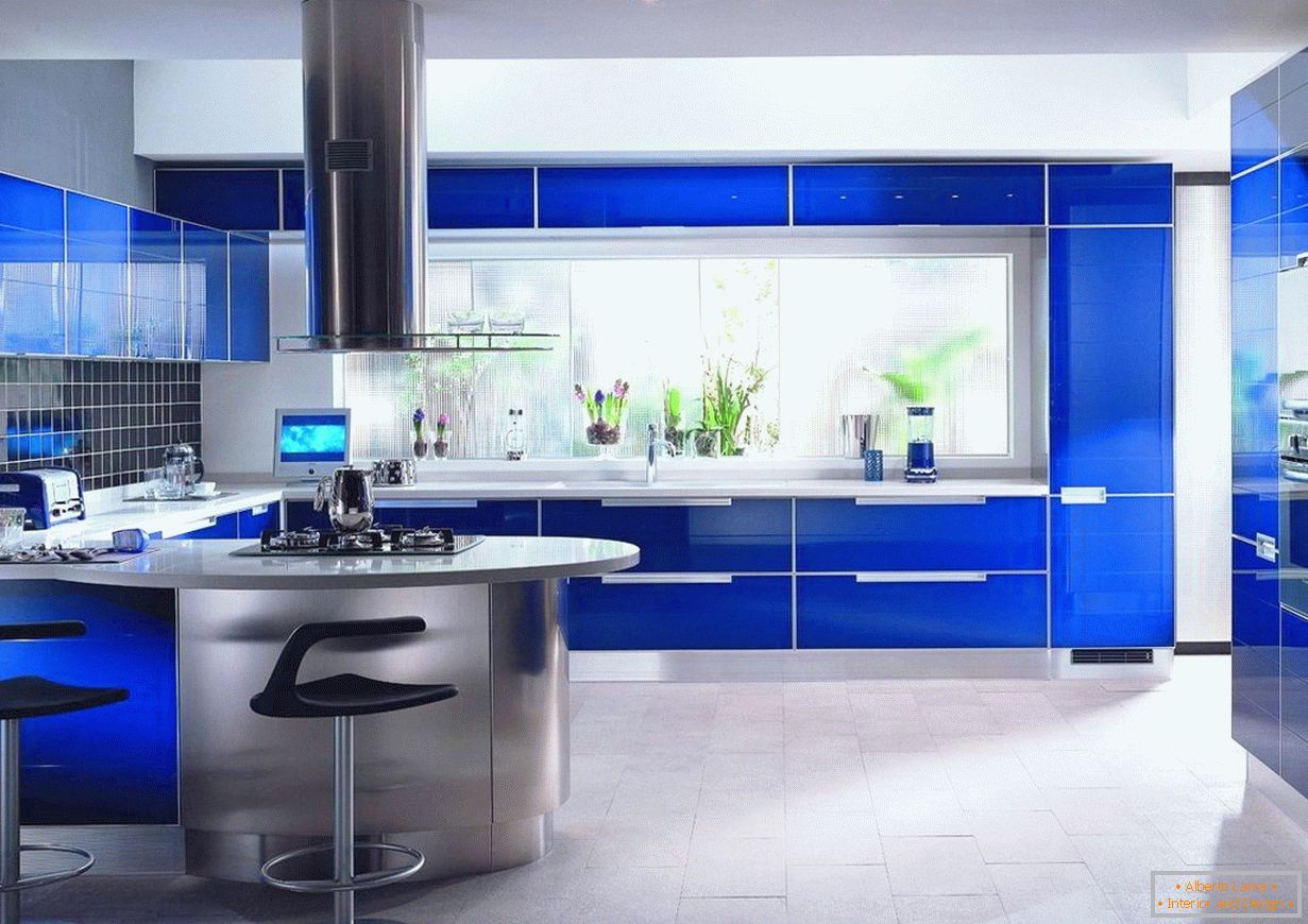 Фасадите на кујната во сино