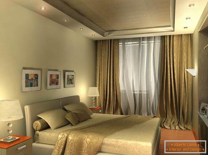 Спалната соба со светло беж во високотехнолошки стил изгледа пространа поради добро избраното осветлување.