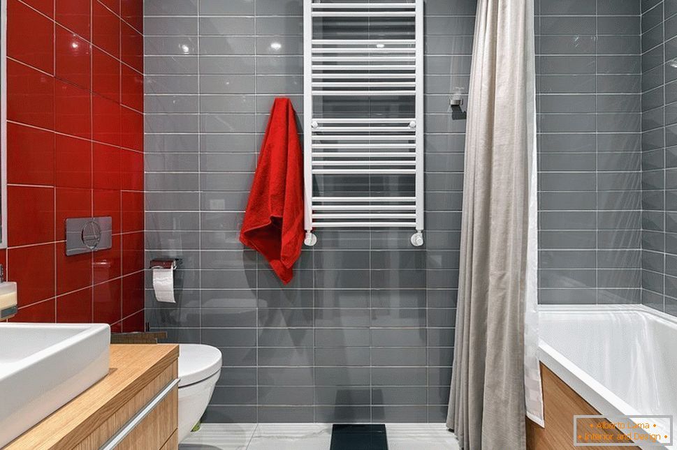 Црвено-сива ѕидови во бањата