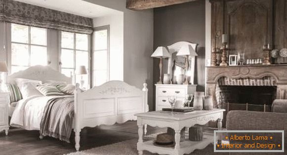 Прованса спална соба дизајн со прекрасен мебел
