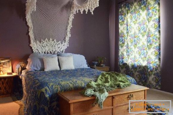 Јоргована спална соба во стилот на бохо