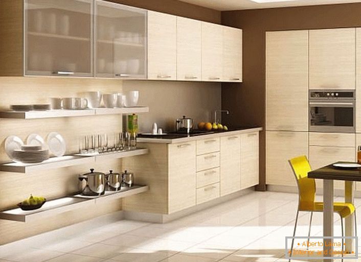Класичниот арт Нову се користи за кујнски аранжмани. Кујната поставена од природно светло дрво совршено се вклопува во целокупниот дизајн концепт.