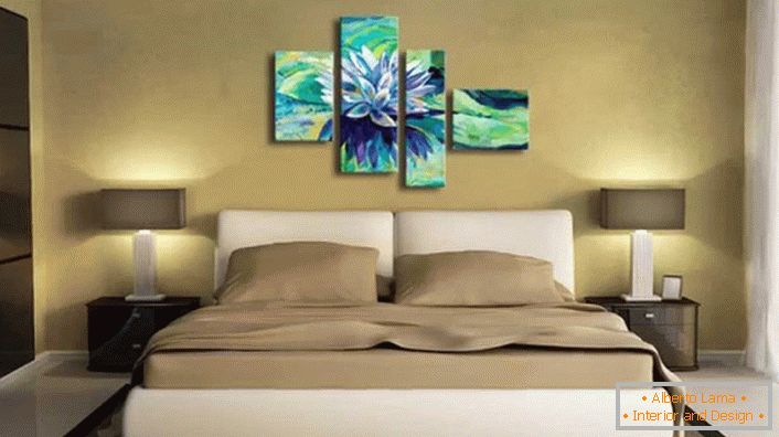 Модуларна слика без рамки - интересно решение за спална соба во модерен стил. Заситените сино-зелени нијанси на сликата ја прават атмосферата пожива и стилска.