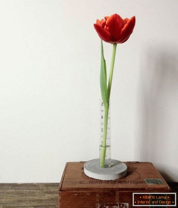 Направете го тоа сами: стилска вазна за цвет