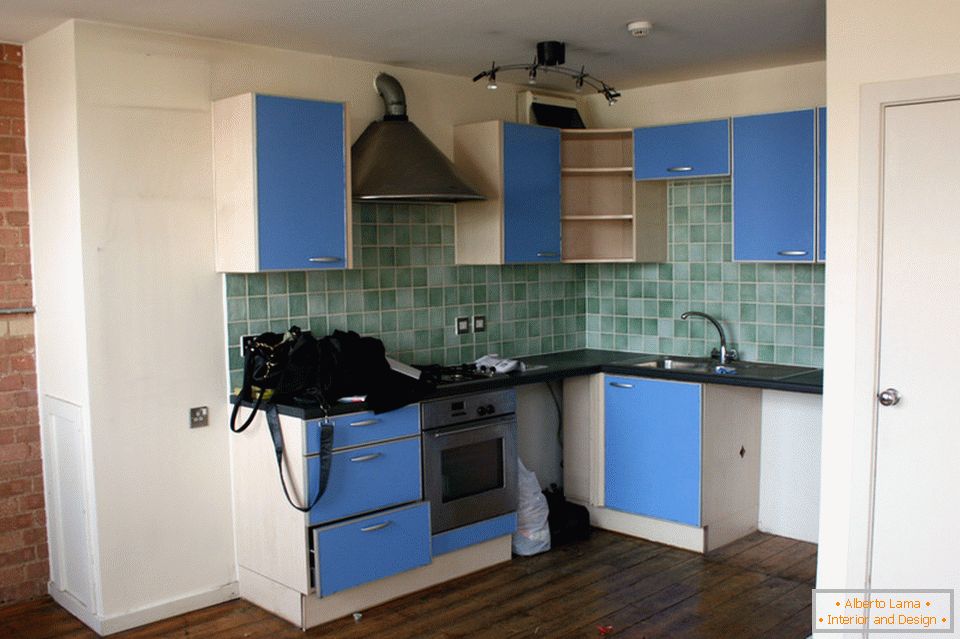 Кујна на мал стан пред реновирање