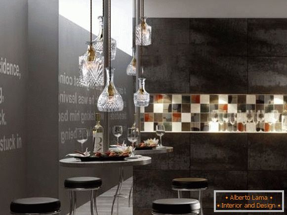 Дизајн на кристални светилки во стилот на мансарда - фотографии во кујната