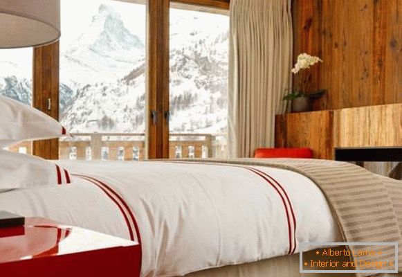 спална соба со поглед на планината