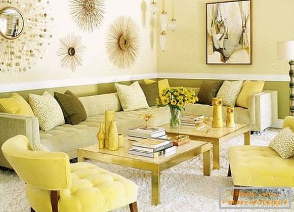 Ретро стил во дневна соба во жолта и зелена боја