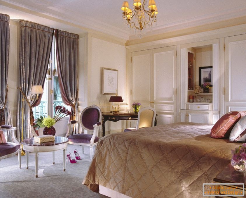 Викторијански стил во внатрешноста на спалната соба