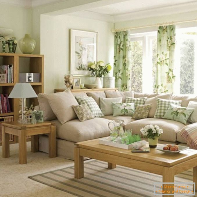 Освежувачки дизајн на дневната соба со зелени тонови