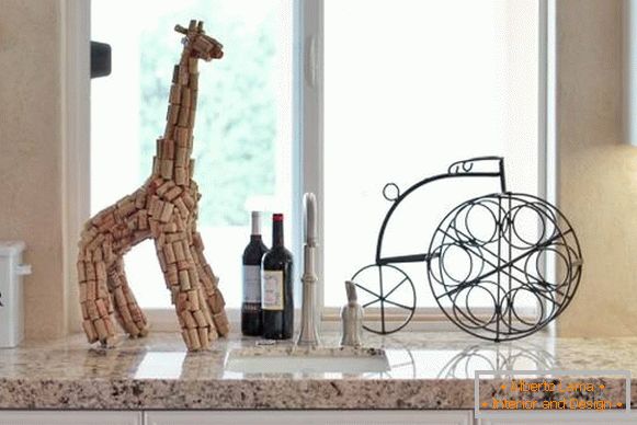Жирафа од вински табани