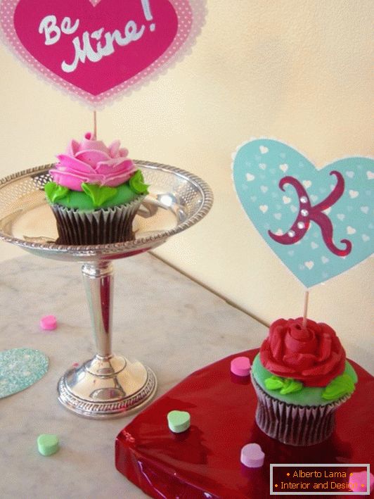 Торти со разгледници за Денот на вљубените