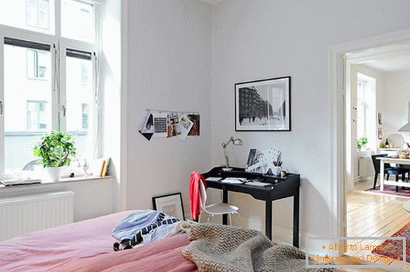 Спална соба на мал стан во Шведска