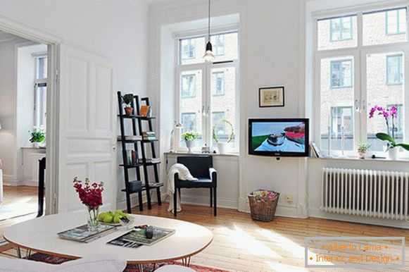 Дневна соба на мал стан во Шведска