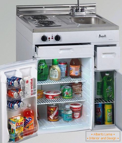 Вграден фрижидер под мијалникот