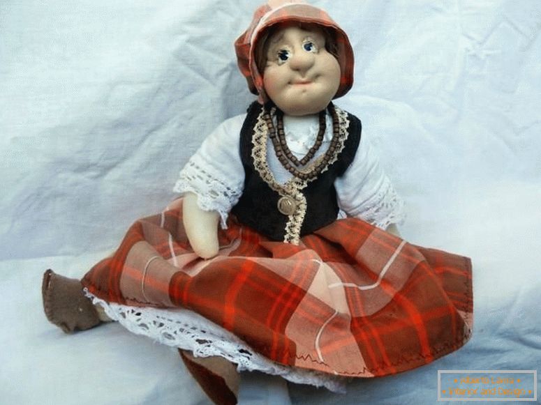 Кукла од капронски хулахопки