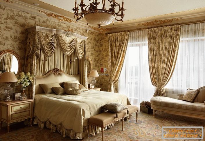 Луксуз и воздржаност во внатрешноста на пространа спална соба. Во декорација само природни материјали. 