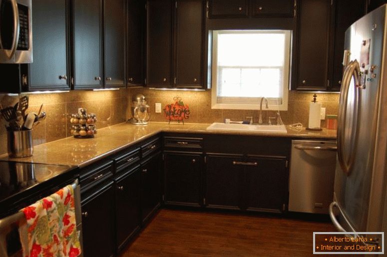 црна кујна-кабинет-луксуз-кујна-прекрасни-обоени-црни-кујнски-кабинети-дизајн-сликарство