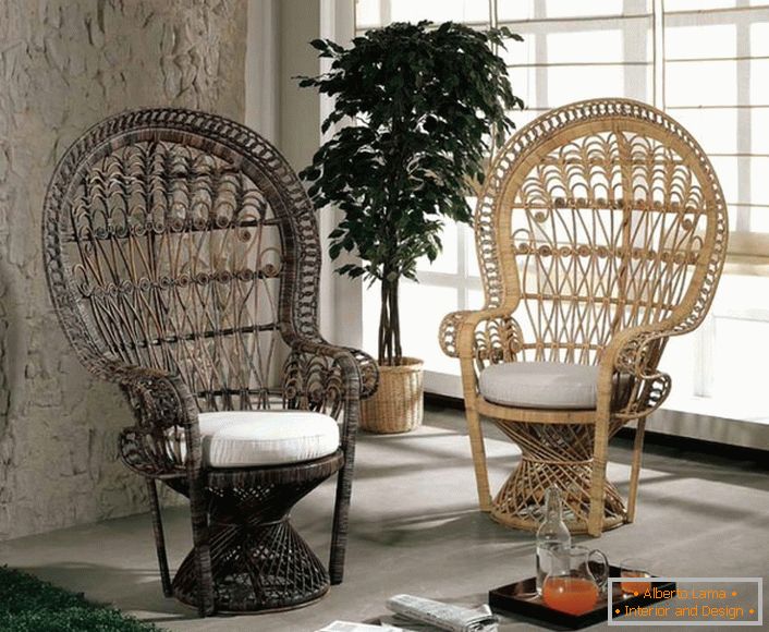 Wicker мебел често се користи за внатрешна декорација во еко-стил.