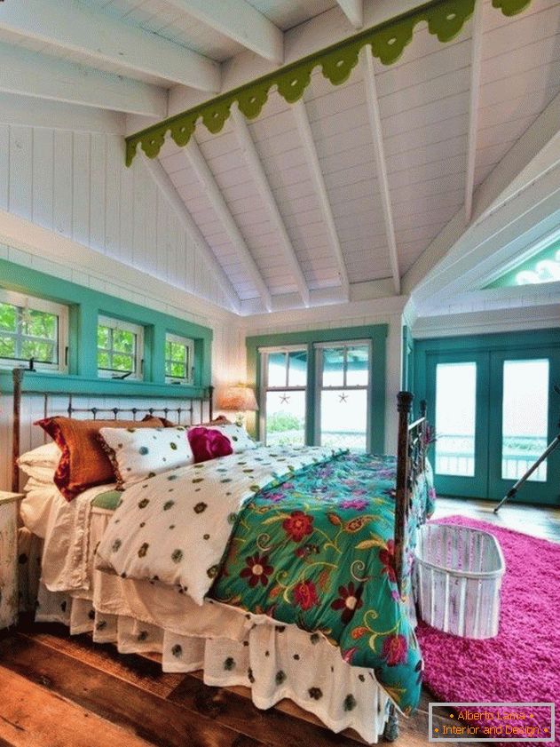 Спална соба во светли бои