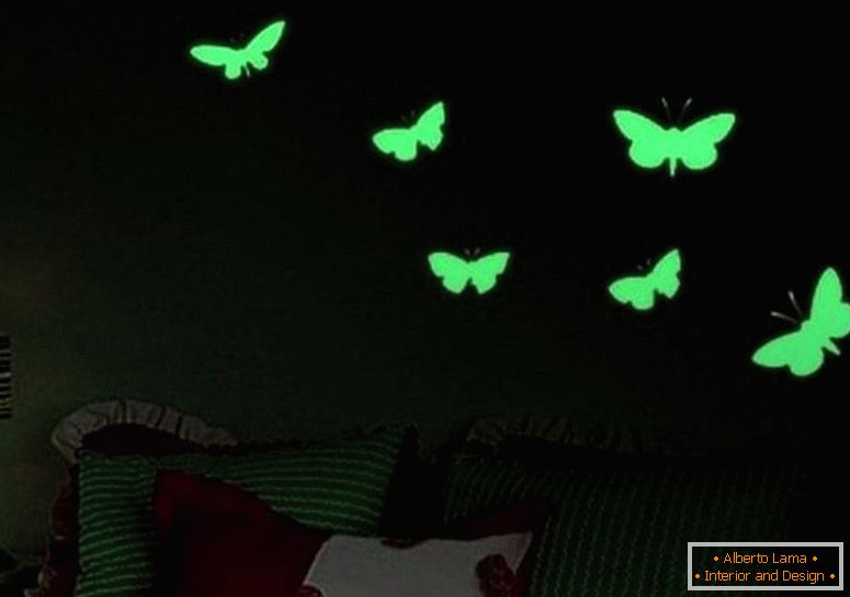 Пеперутки над каучот