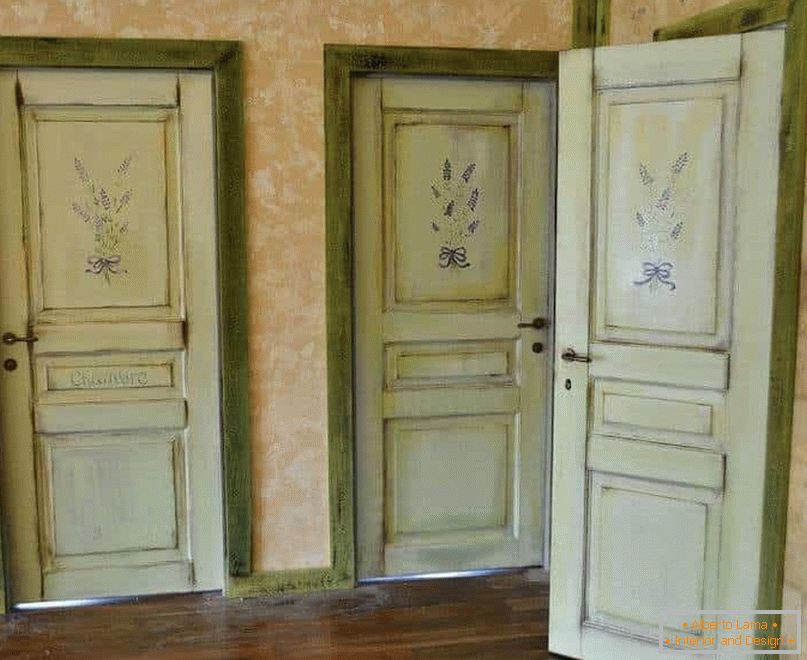 Старите врати ќе одговараат на стилот на Прованса и Гроздобер