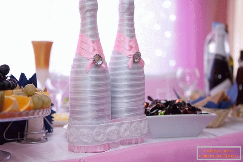 Декор на венчални шишиња лентами