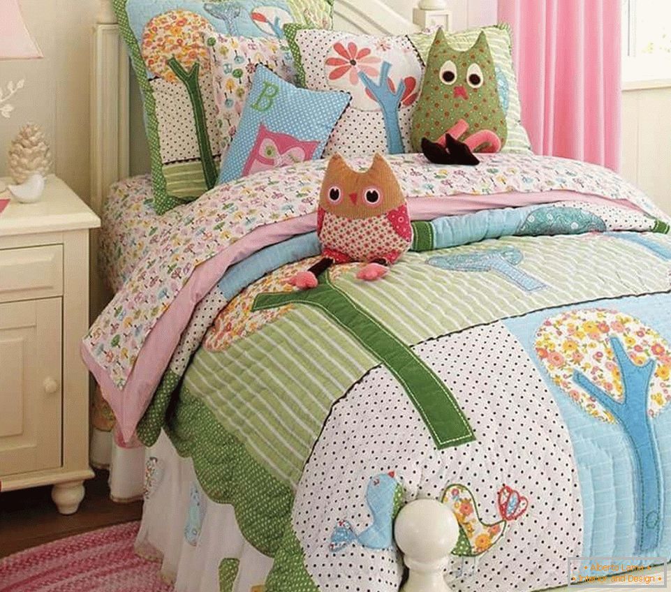 Идејата за детски декоративни перници во спалната соба
