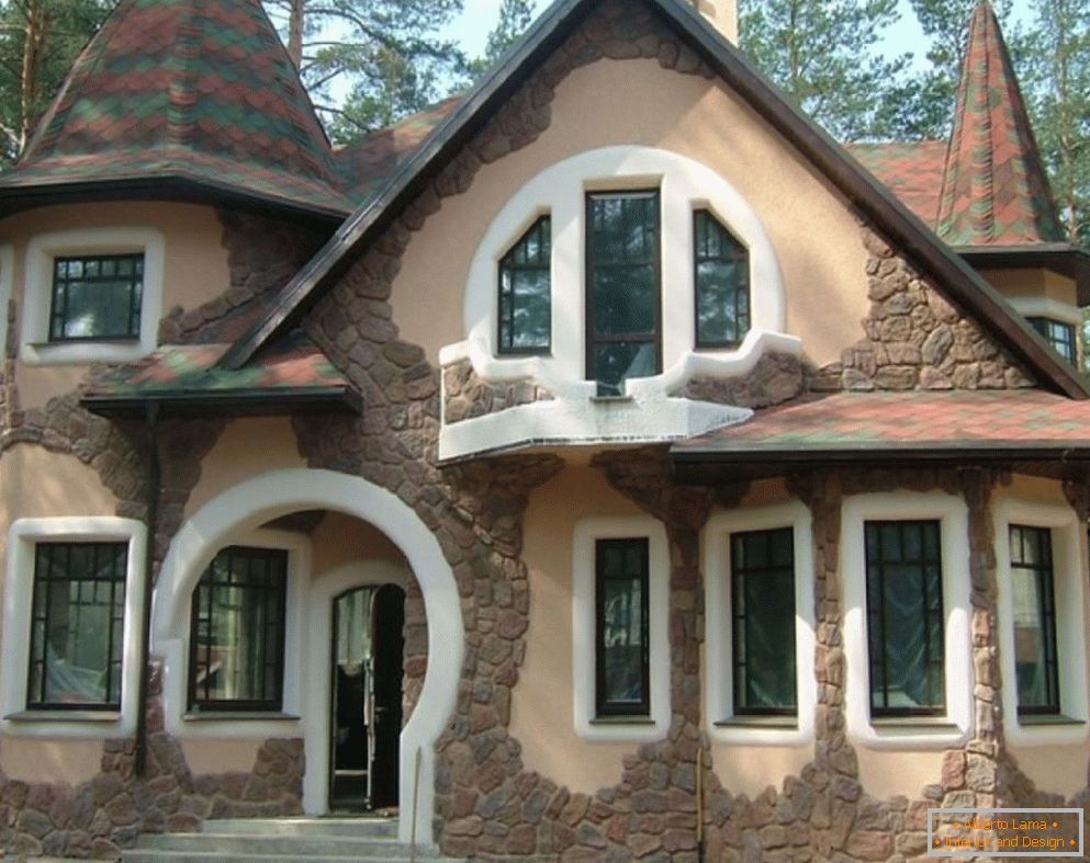 Украсување на фасадата на куќата со декоративен камен