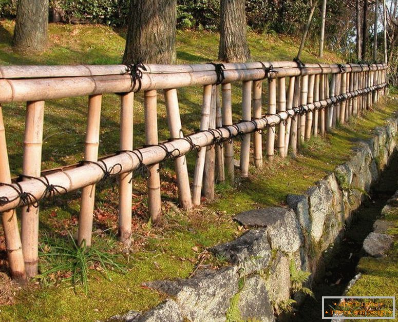 Прекрасна ограда направена од бамбус