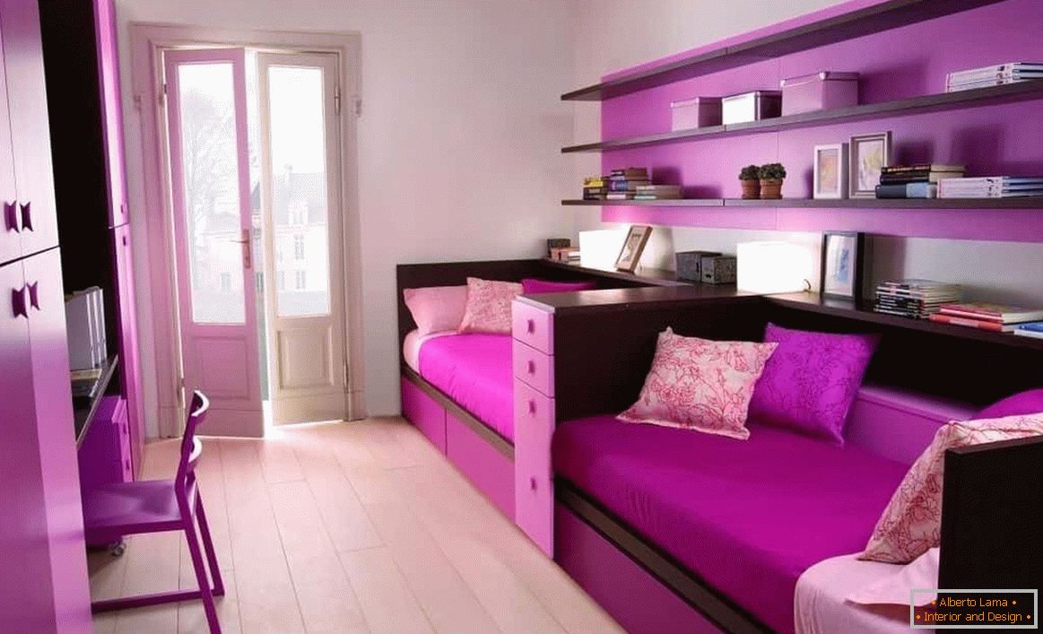 Сочни бои на мебел за спални за девојки