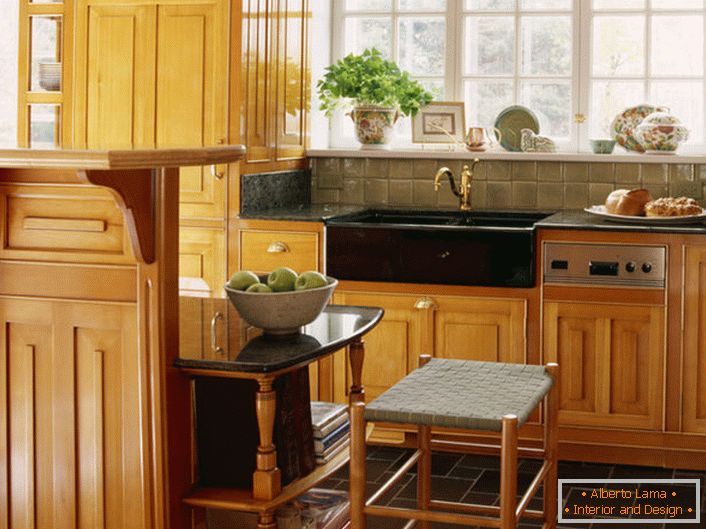 За квадратни кујни, најдобро е да се избере дрвена кујна во облик на L.