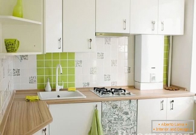 Бело и зелено во декорацијата на кујната