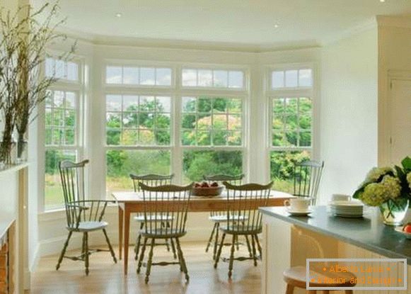 кујнски дизајн на дневната соба со заливско прозорец, фото 34