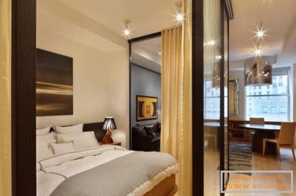 Дизајн на еднособен стан за семејство со дете - како да се оддели спалната соба?