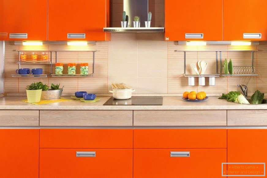 Декор на портокал кујна во станот