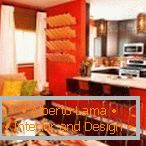 Кујна-дневна соба во портокалова боја