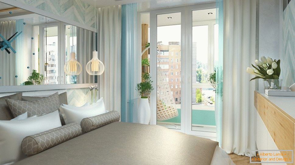 Спална соба со панорамски врати на балконот