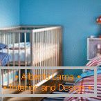 Декор на спалната соба со бебето колиба во сини тонови