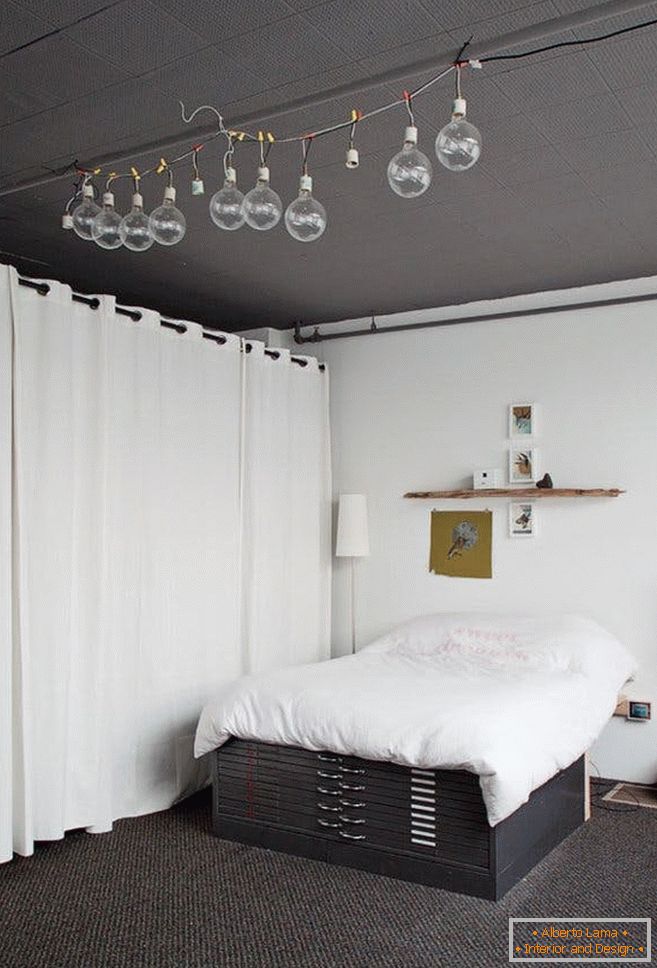 Фиоки под креветот для увеличения пространства в спальне