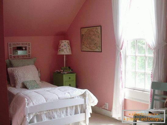 Изработка на спалната соба во една боја