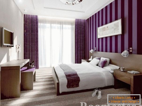 Спална соба со позадина во пурпурни ленти