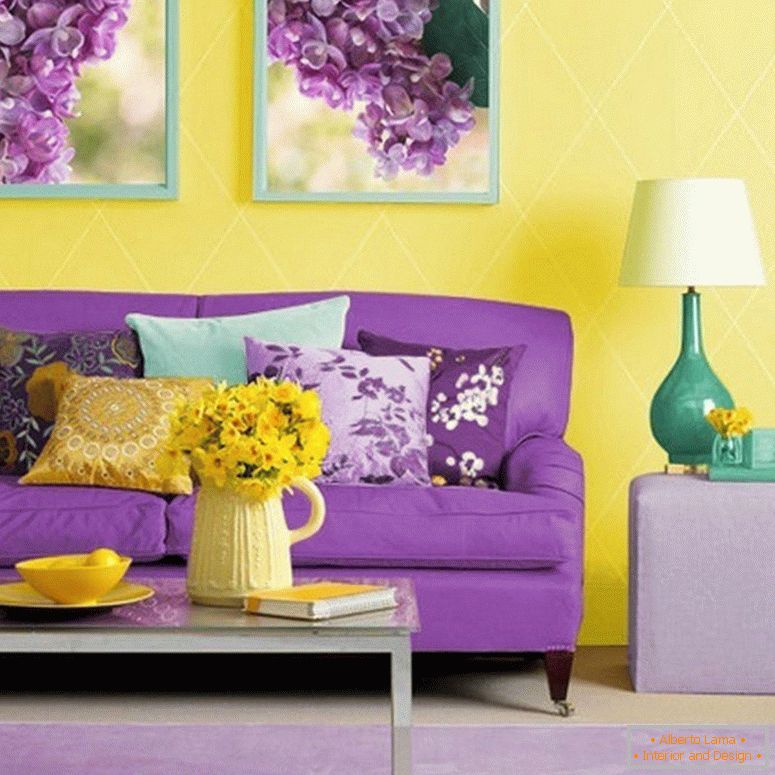 Совршената комбинација на виолетова и жолта боја