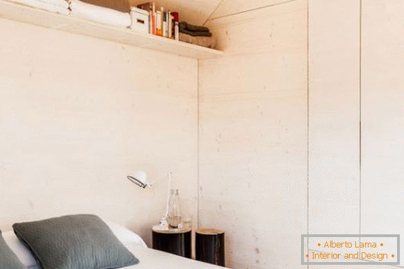 Спална соба на мала мобилна куќа