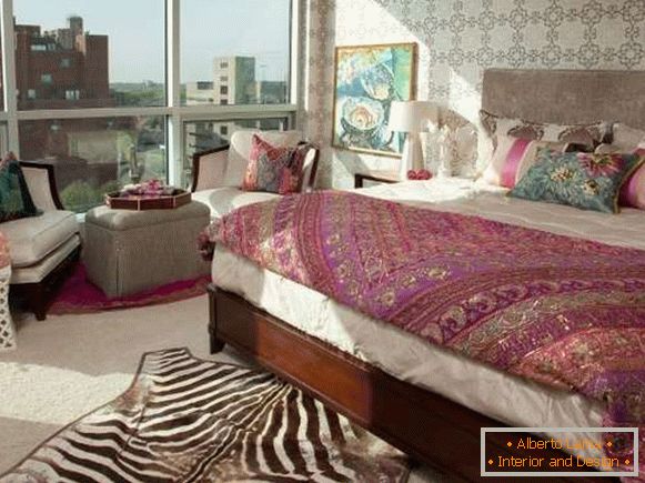Индискиот стил во внатрешноста на спалната соба - избор на фотографии