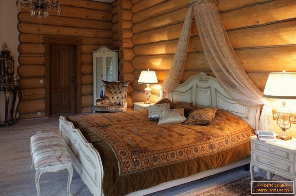 Спална соба во дрвена куќа