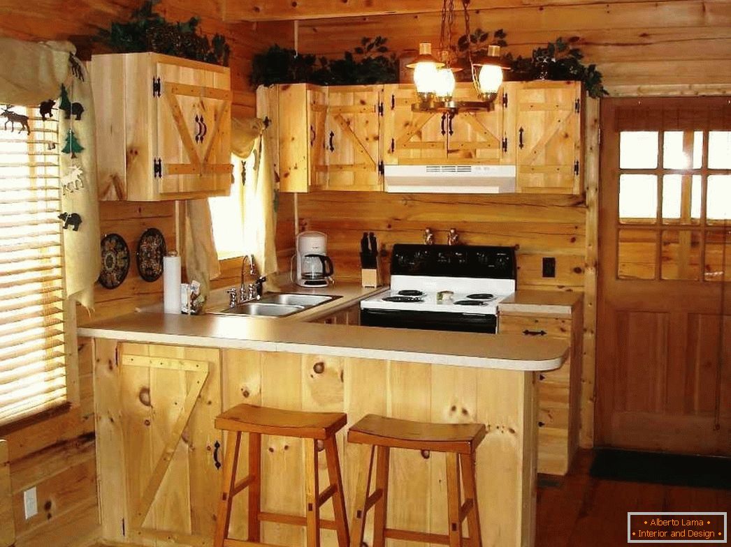 Дрвени мебел во кујната